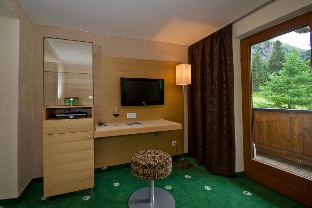 Hotel Sonnblick Sankt Leonhard im Pitztal Eksteriør billede