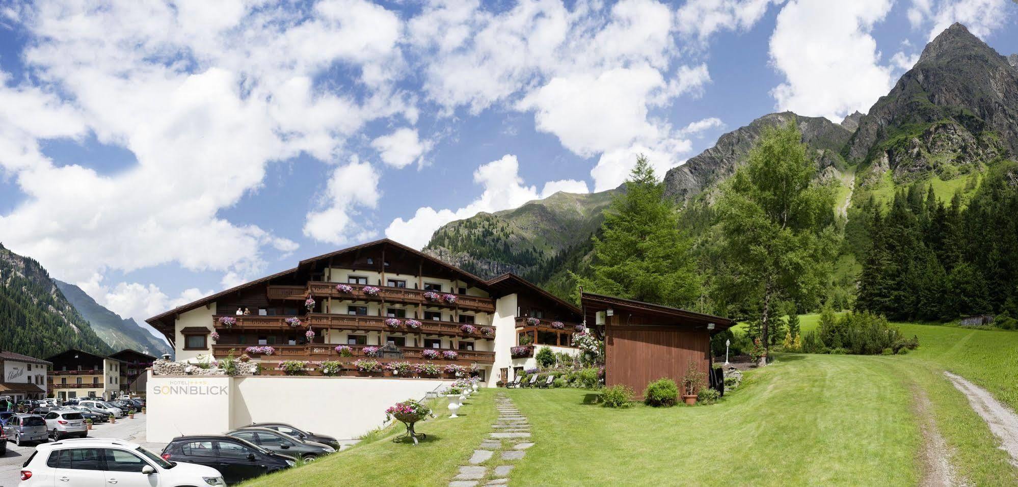 Hotel Sonnblick Sankt Leonhard im Pitztal Eksteriør billede